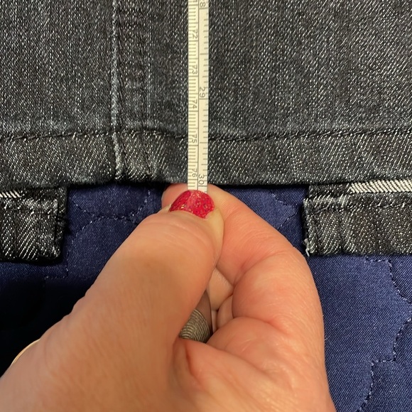 Dark wash skirt with zipper pockets - Picture 5 of 5